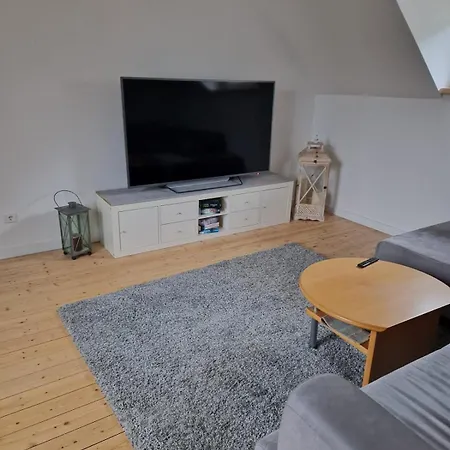 아파트 Modern In Du-neudorf Zentral & Location